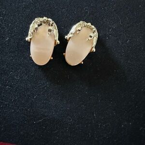 Elegant antique Gold and Cream clip on Earrings